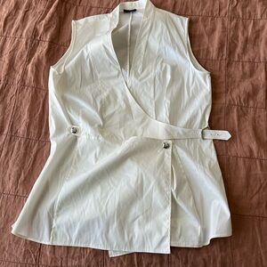 Akris White Sleeveless Wrap Top belt buckle from button details size 14